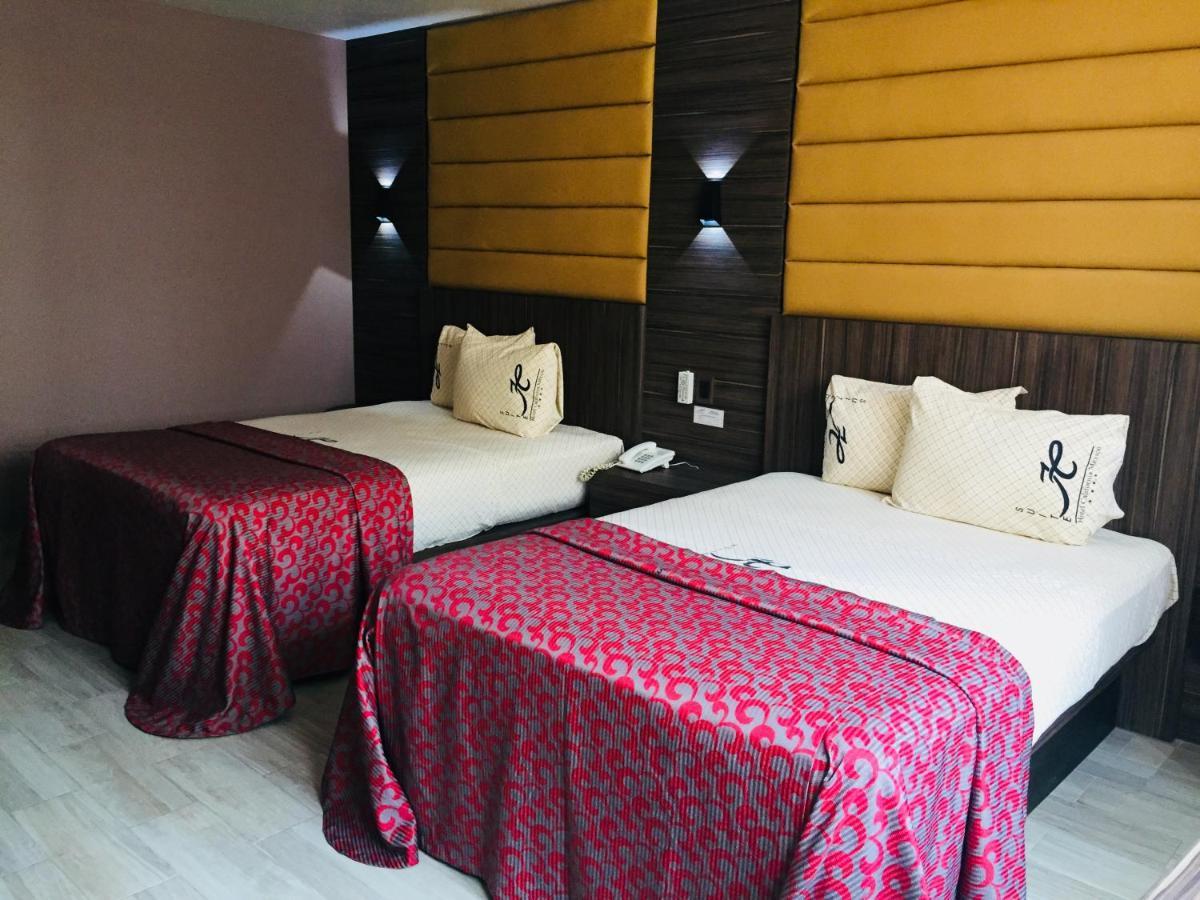 Quarto com 2 Camas de Solteiro