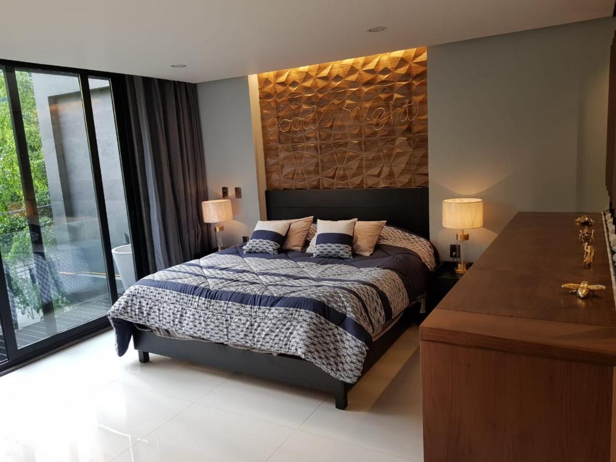 Standard Double Suite