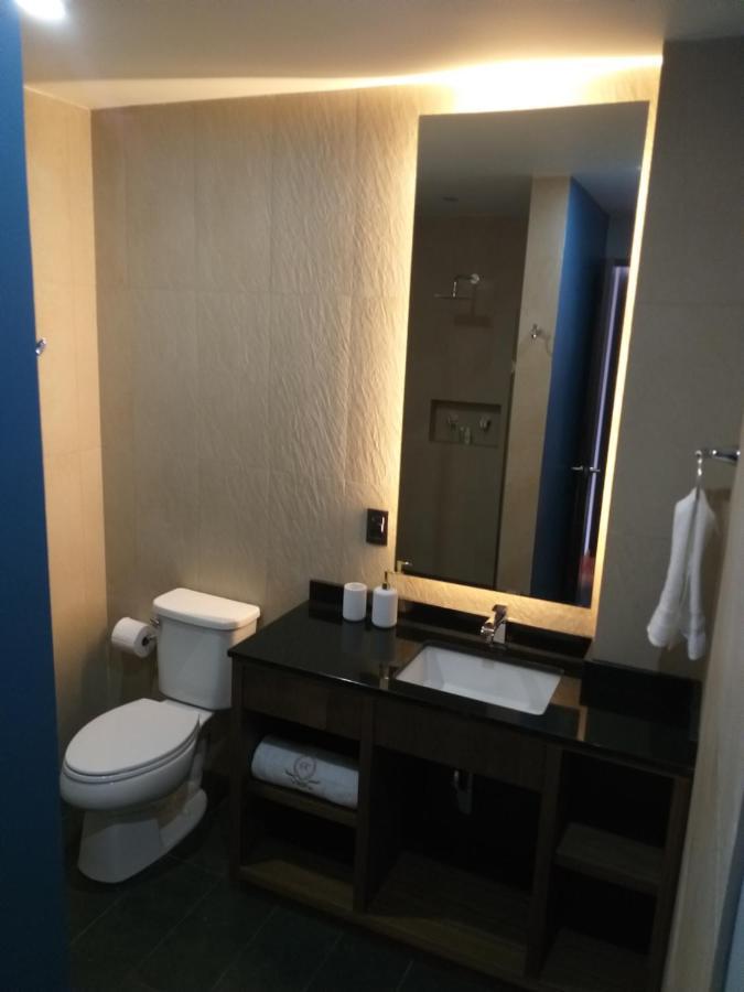 Superior King Suite