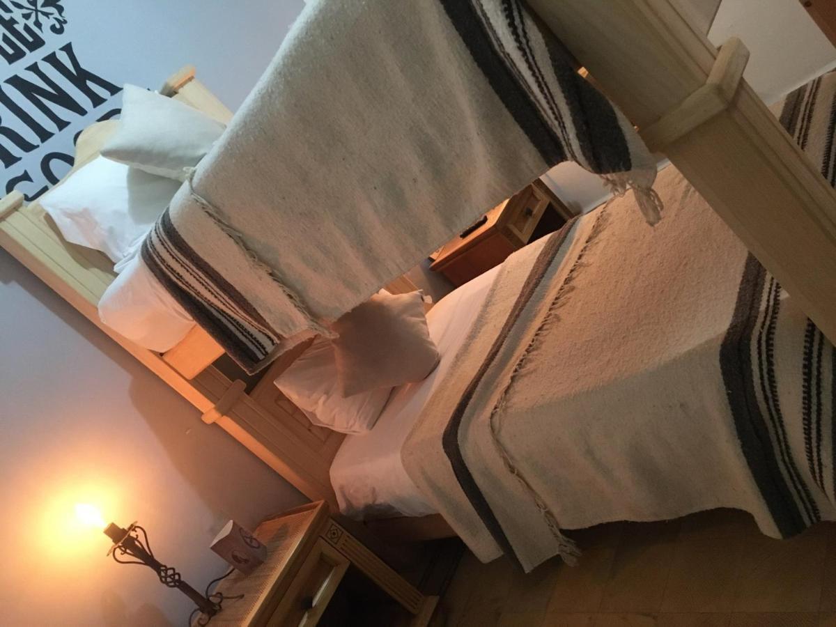 Habitación compartida de 4 camas para hombres