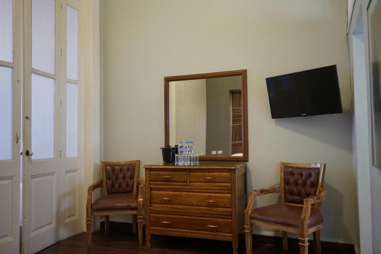 Family Room,926718820:JPEG