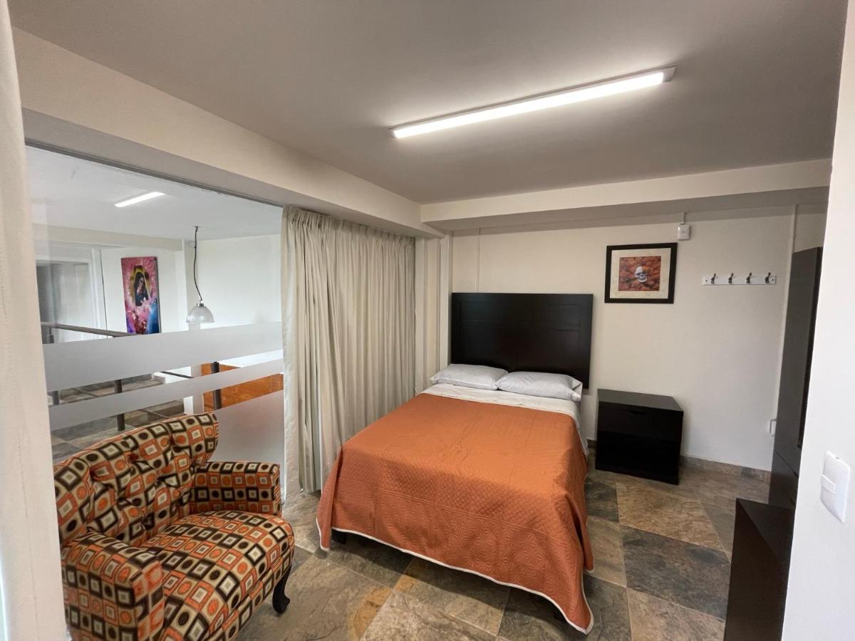 Tweepersoonskamer met Gedeelde Badkamer