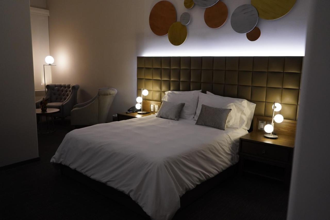 Deluxe Queen Suite