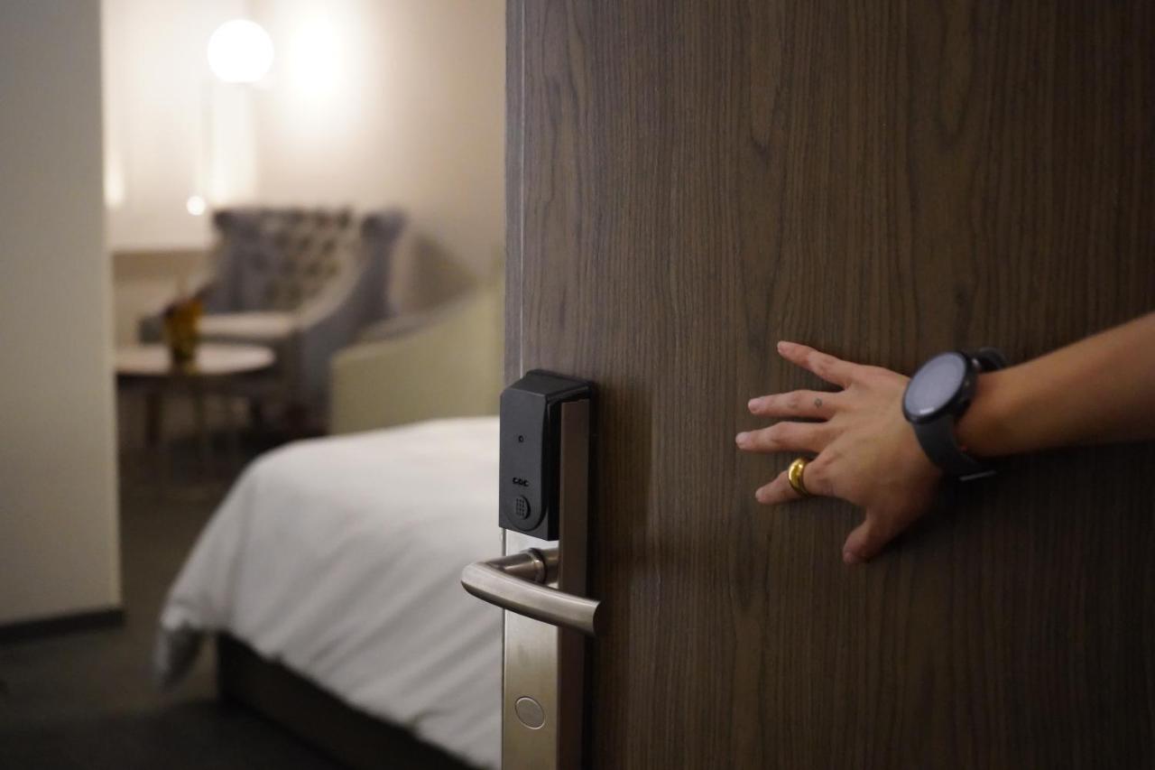 Deluxe Queen Suite