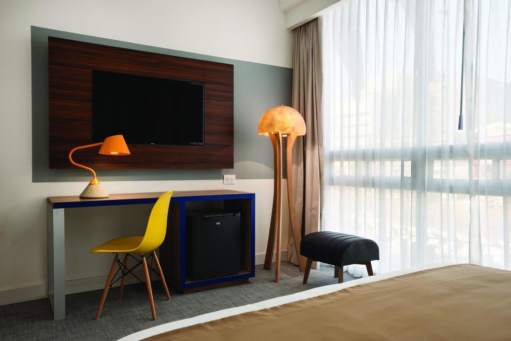 Queen Room - Mobility Access/Non-Smoking