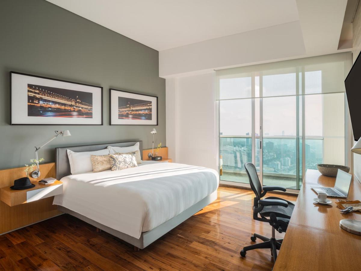 Studio King Suite with View and Balcony