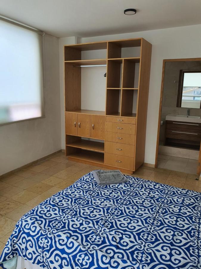Estudio con 1 cama grande