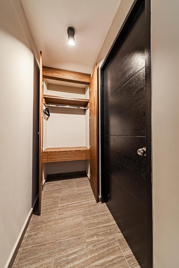 Standard Suite,1487733907:JPEG
