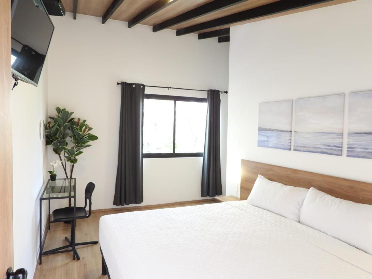 Deluxe Room,1542476362:JPEG