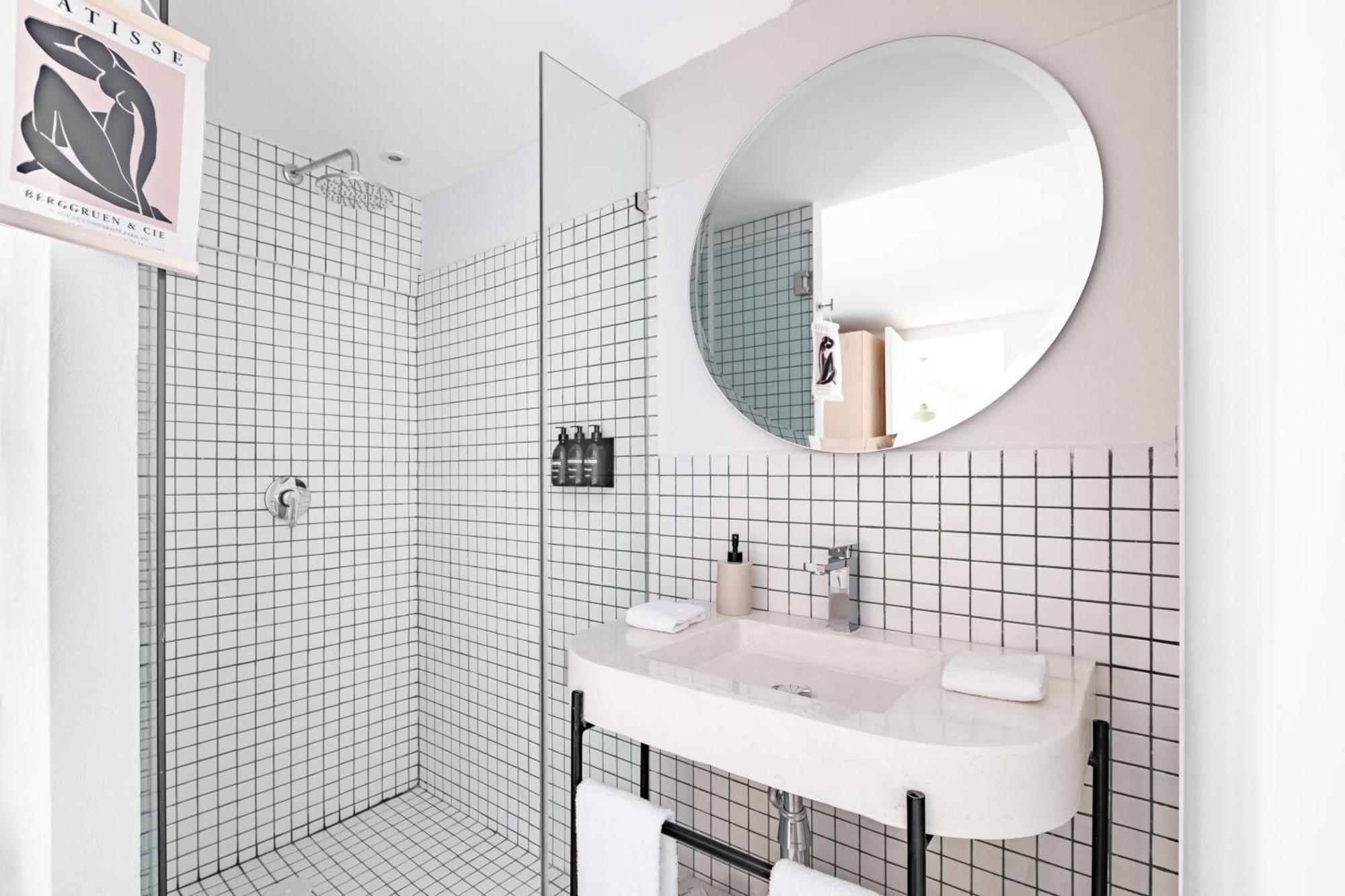 One-Bedroom Apartment,1538737957:JPEG