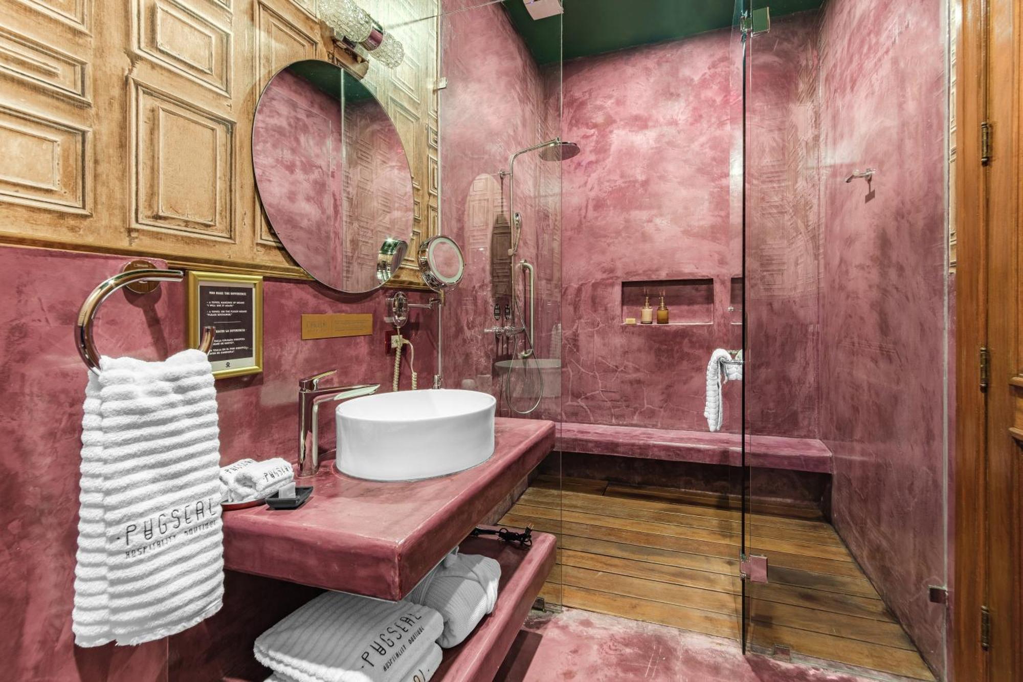 Executive Room,1588448116:JPEG
