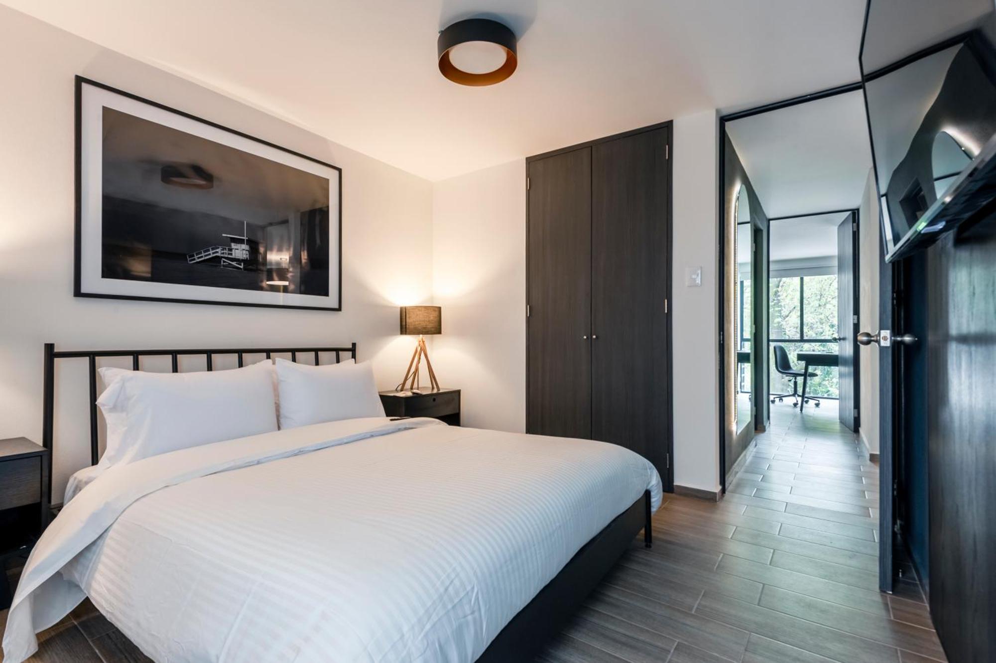 Refined 2BR w/ Balcony in Parque España