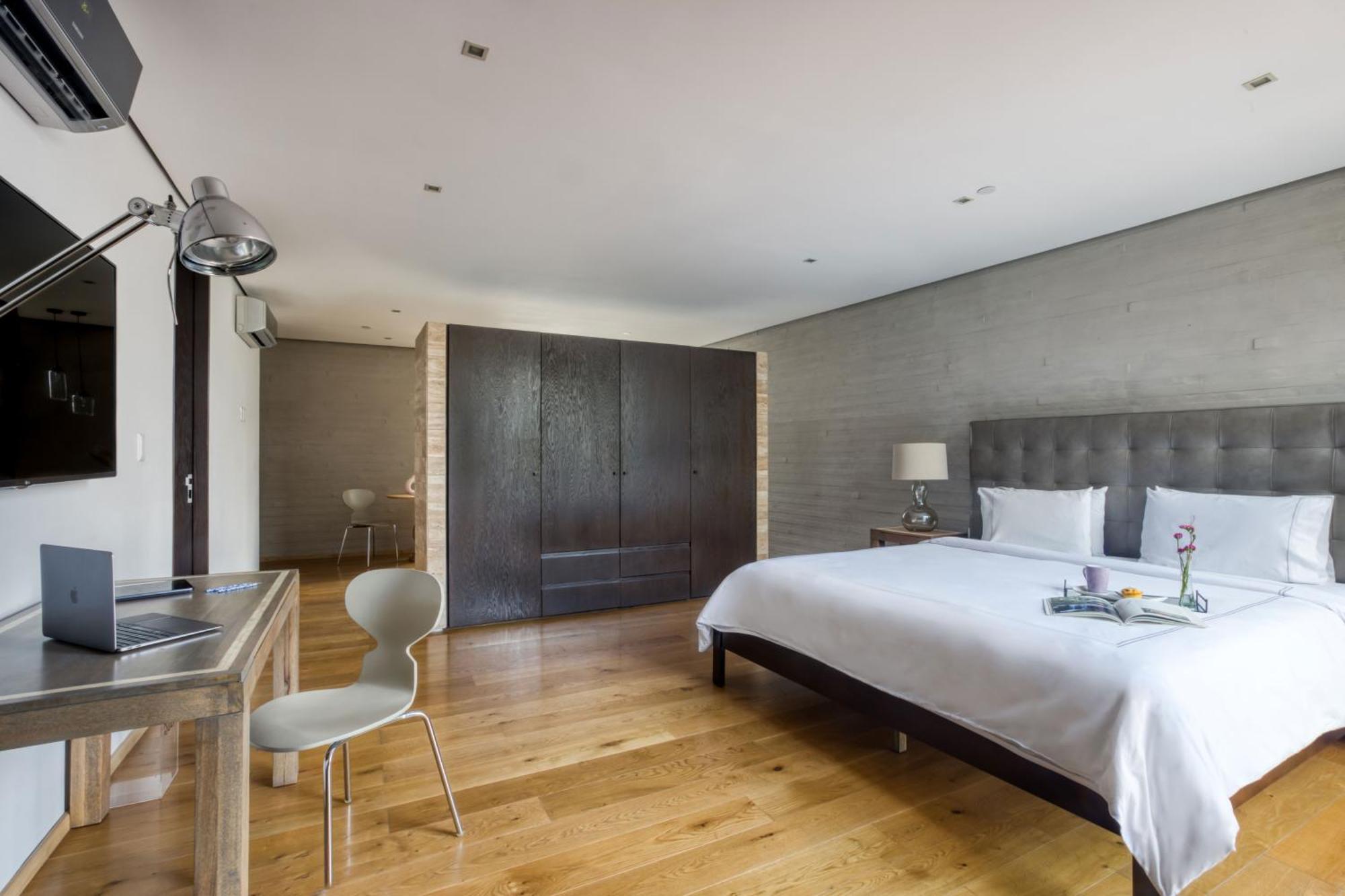 Premium Suite