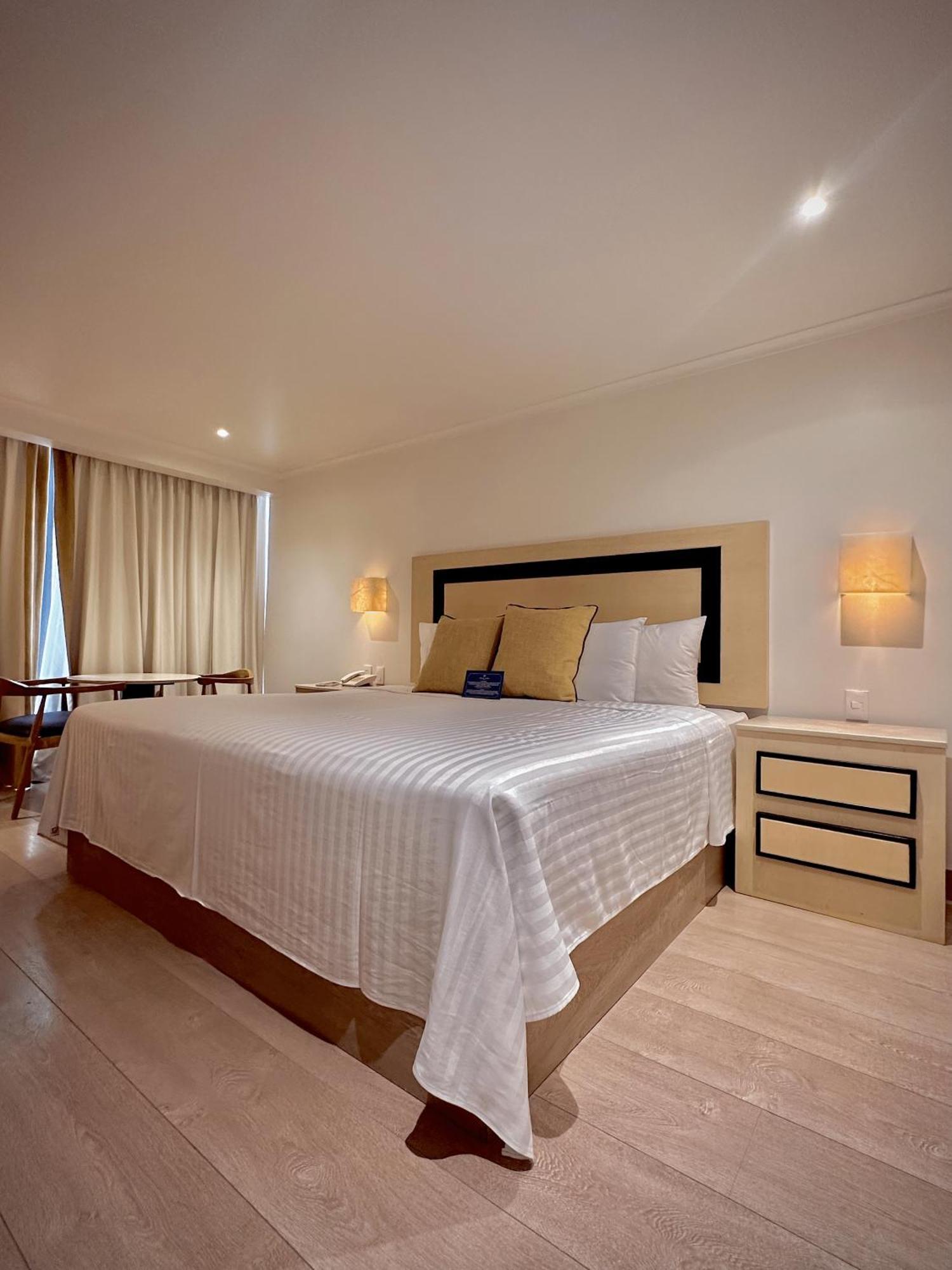 Deluxe Zimmer mit Kingsize-Bett
