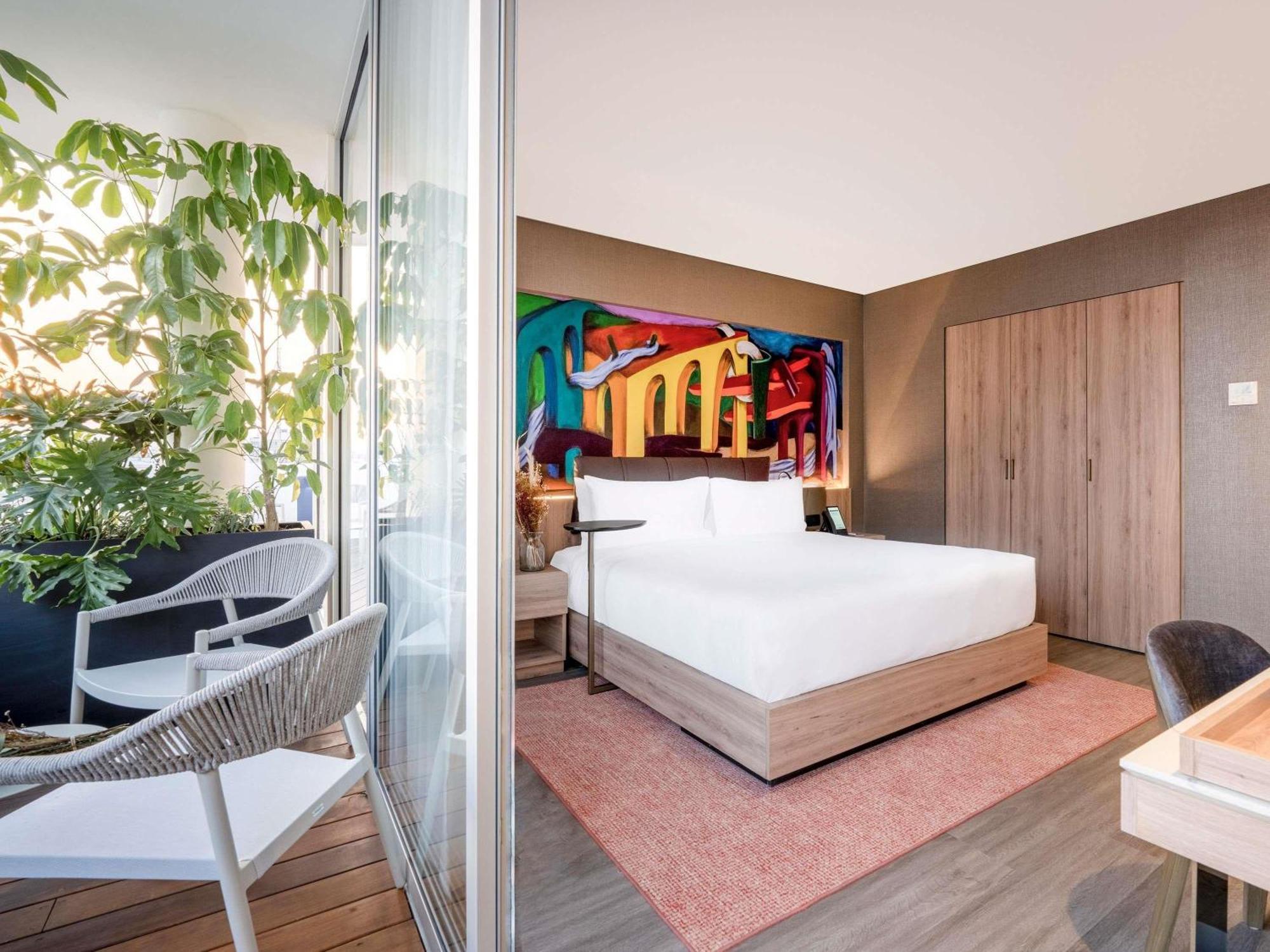 Superior Suite mit Kingsize-Bett und Terrasse