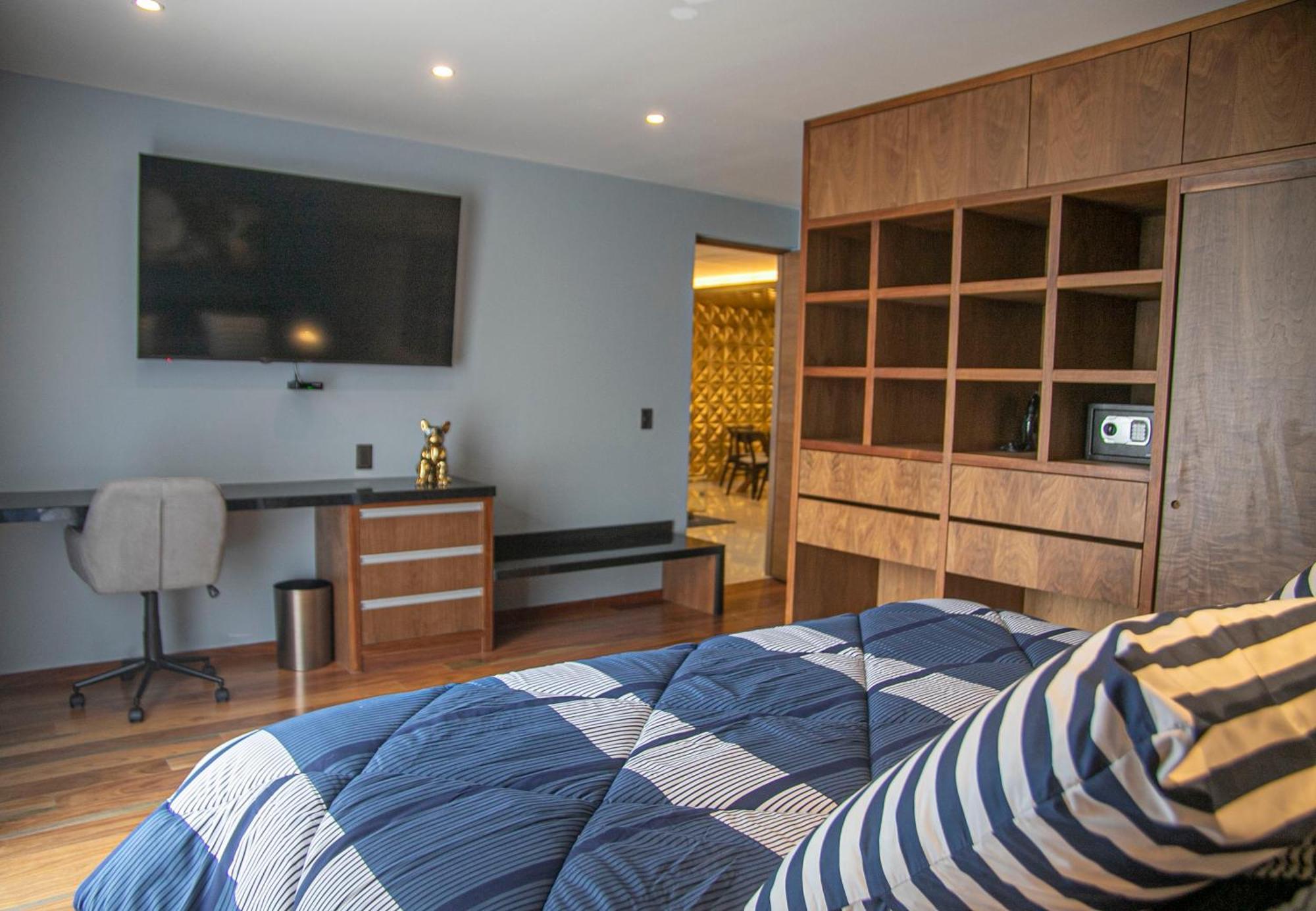 Superior King Suite