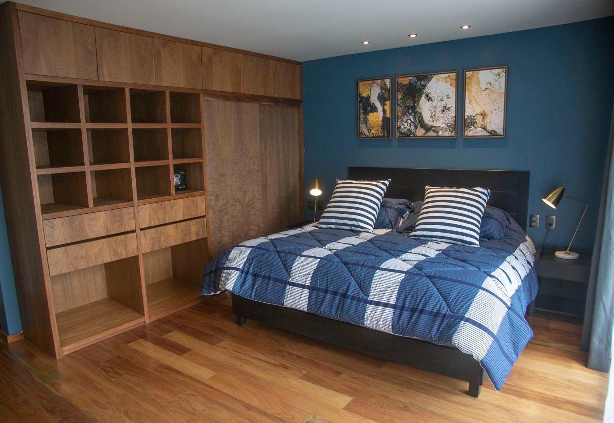 Superior King Suite