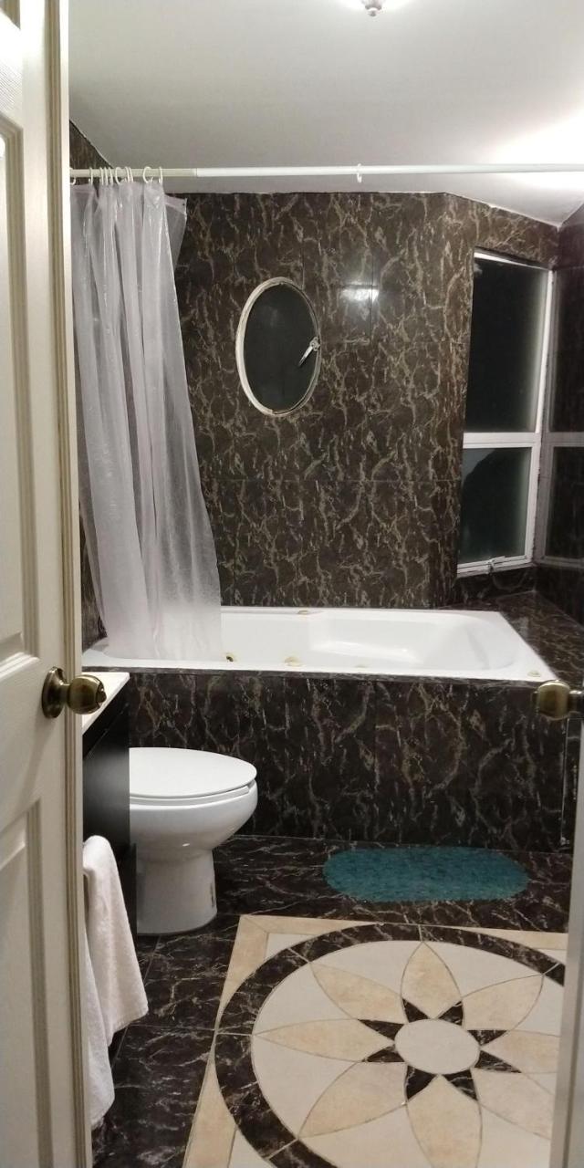Studio Spa Bath
