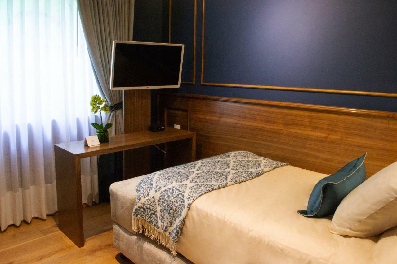 Single Room,783689010:JPEG