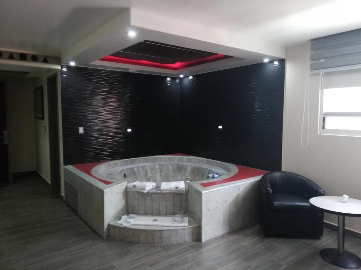 Deluxe Suite with Spa Bath