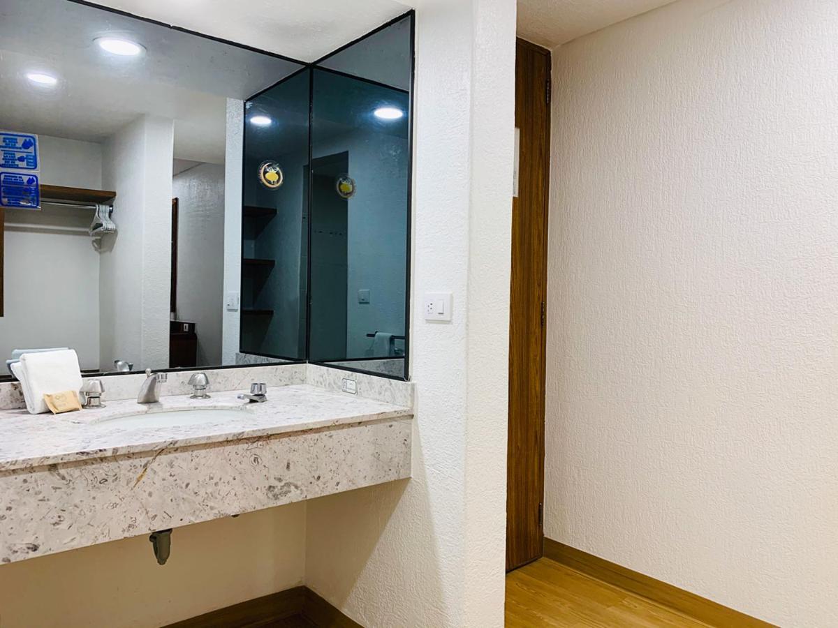 Quarto com 2 Camas de Solteiro