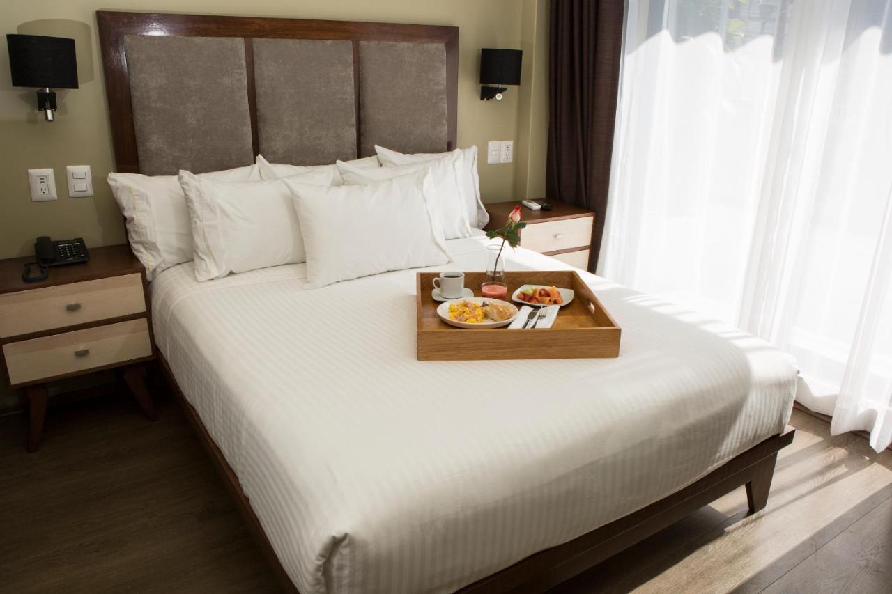 Deluxe King Suite
