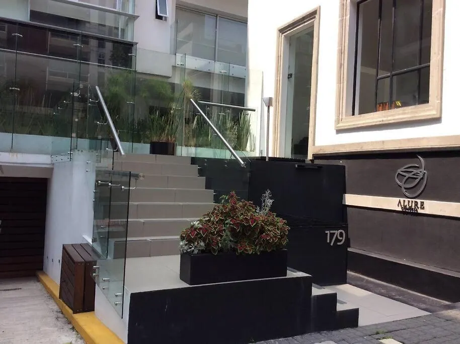 Beautiful Loft. King Size Bed. 150 Mbps Internet.-1