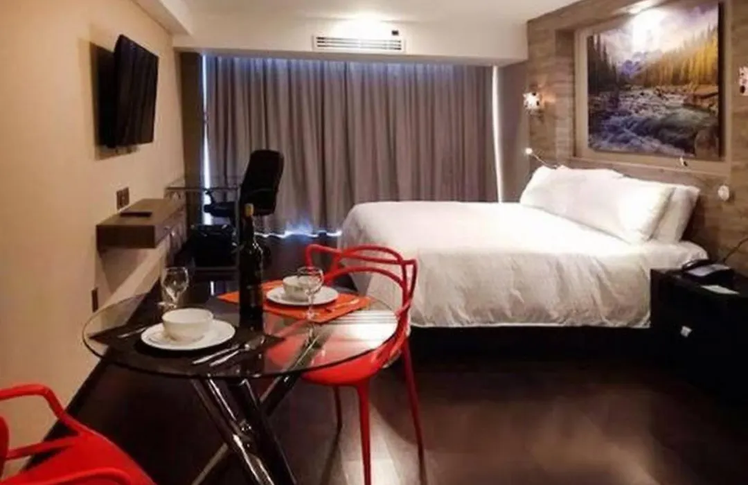Luxury Hotel-1