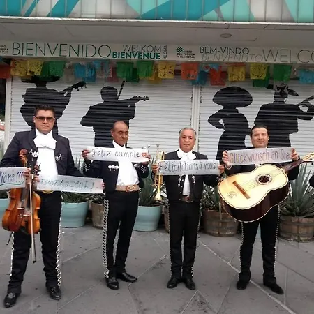 Mexicanissimo!! Awake With Mariachi Serenade-3