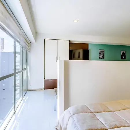 Stylish Studio Onsite Pool Gym & Free Parking-2