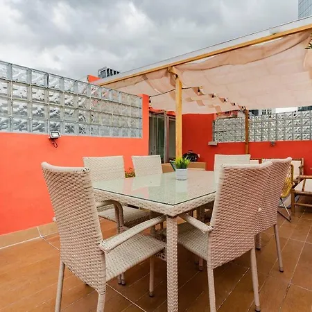 Stylish Apartment With Private Roof Top & Jacuzzi-3
