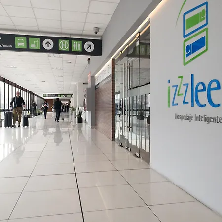 Izzzleep Aeropuerto Terminal 1-2