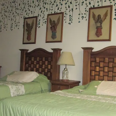 Hostal La Encantada-2