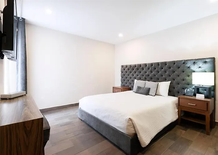 Centrical And Equipped Apt. Steps From Reforma. México DF
